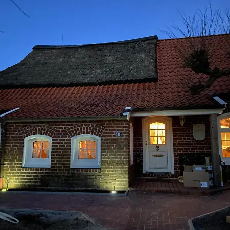 Lindenhuus-urlaub Unter Einem Teilreetdach-terrasse - Nahe Norden-norddeich Holiday home Osteel