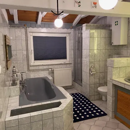 Lindenhuus-urlaub Unter Einem Teilreetdach-terrasse - Nahe Norden-norddeich * Osteel