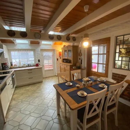 Holiday home Lindenhuus-urlaub Unter Einem Teilreetdach-terrasse - Nahe Norden-norddeich Osteel