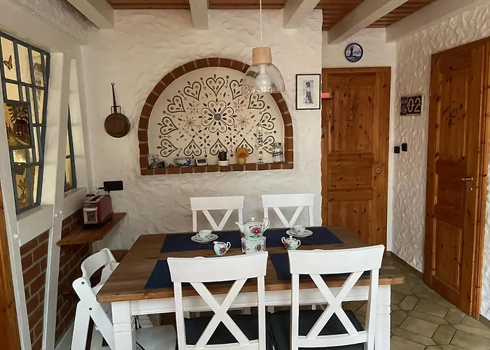 Lindenhuus-urlaub Unter Einem Teilreetdach-terrasse - Nahe Norden-norddeich *